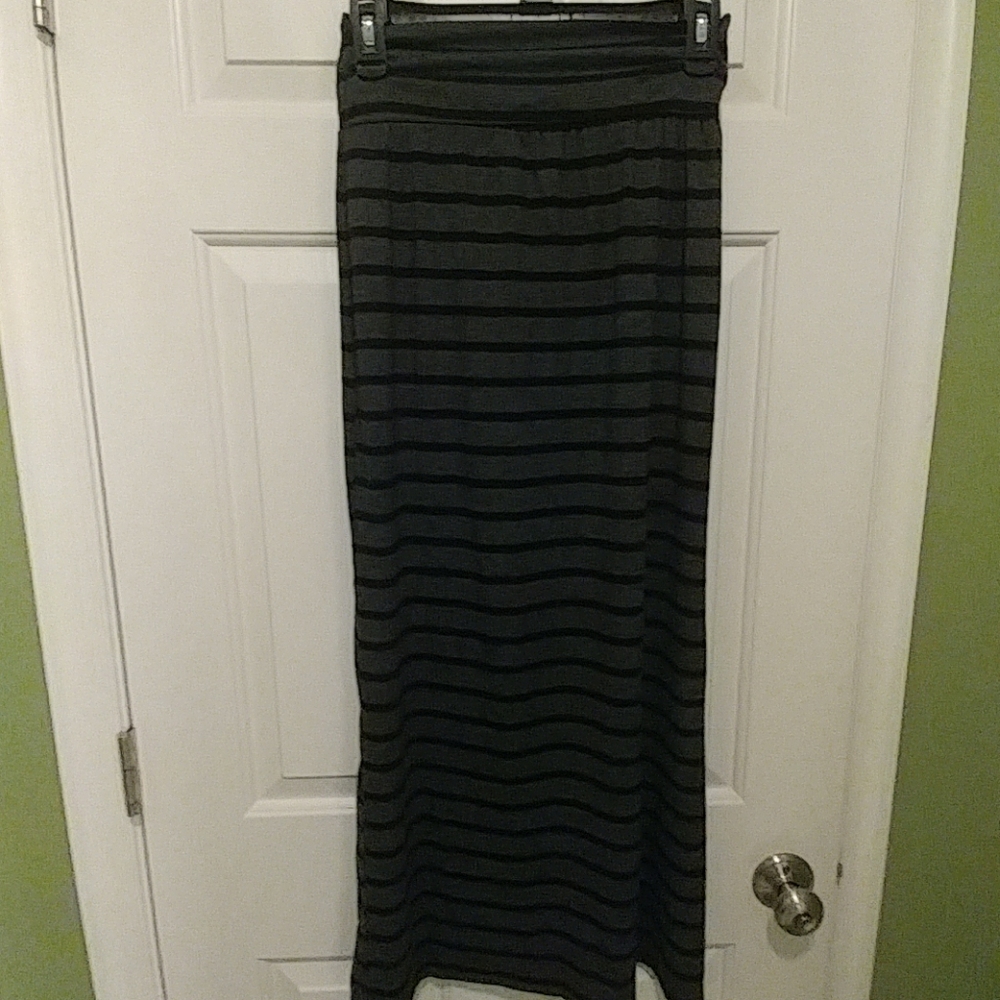Black and grey side split maxi skirt